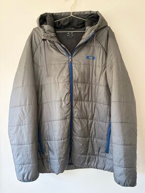 Oakley Men’s XXL Gray Puffer Jacket Hooded Blue Trim Full Zip